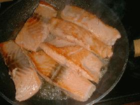 Couper le filet en 4 parts égales et le faire cuire à la poêle (couvrir pour garder le moelleux )
<br />puis réserver au chaud. »>
<p class=