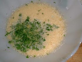 ajouter le persil ciselé et mélanger <p>incorporer au thon