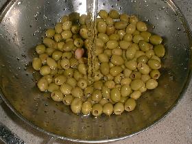 rincer les olives et laisser égoutter